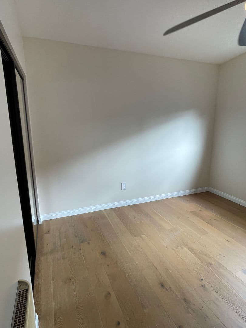 Venice Apartment: 707 - 707 1/2 6th Ave