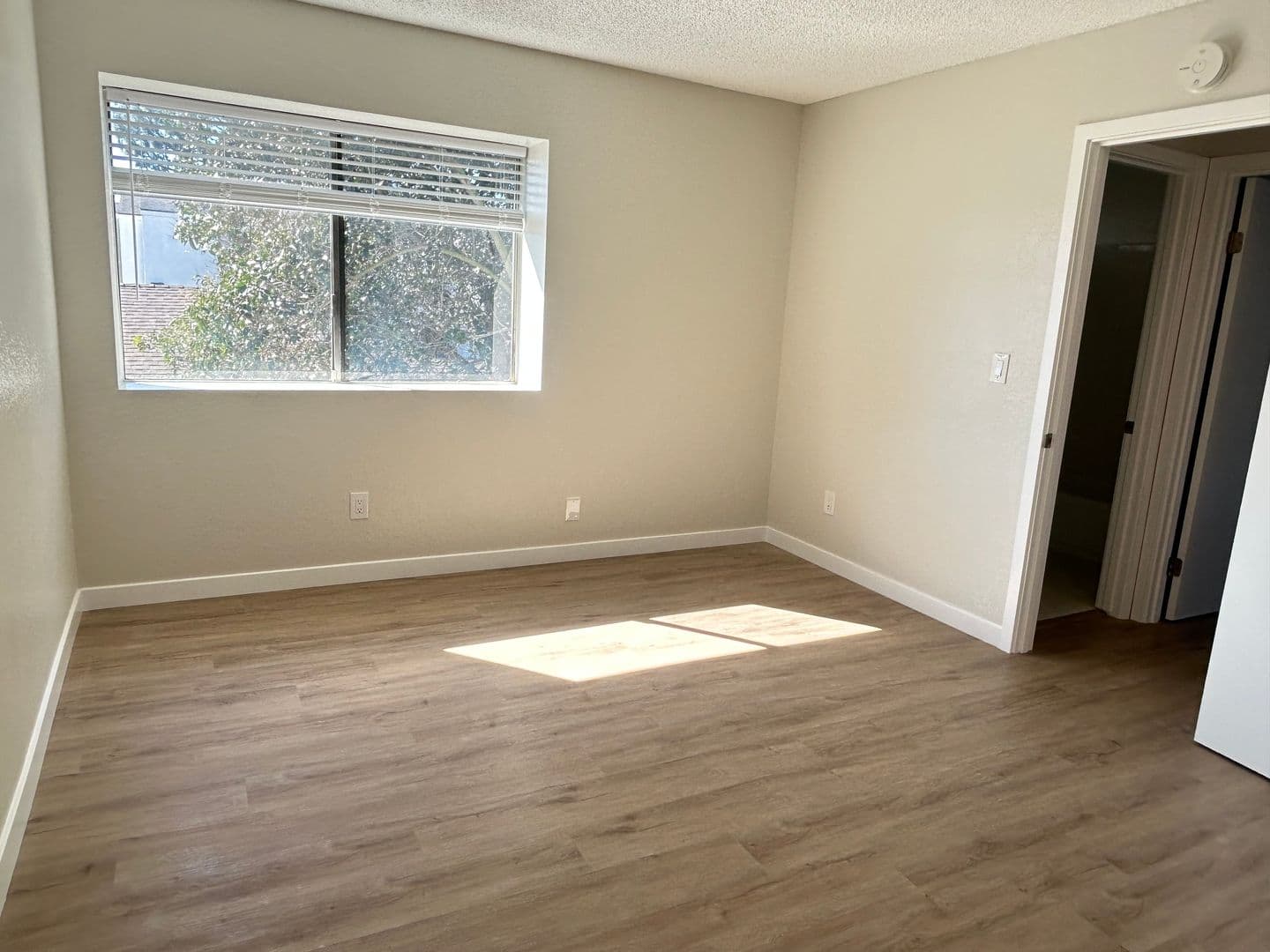 Costa Mesa Apartment: 1940 Wallace Ave