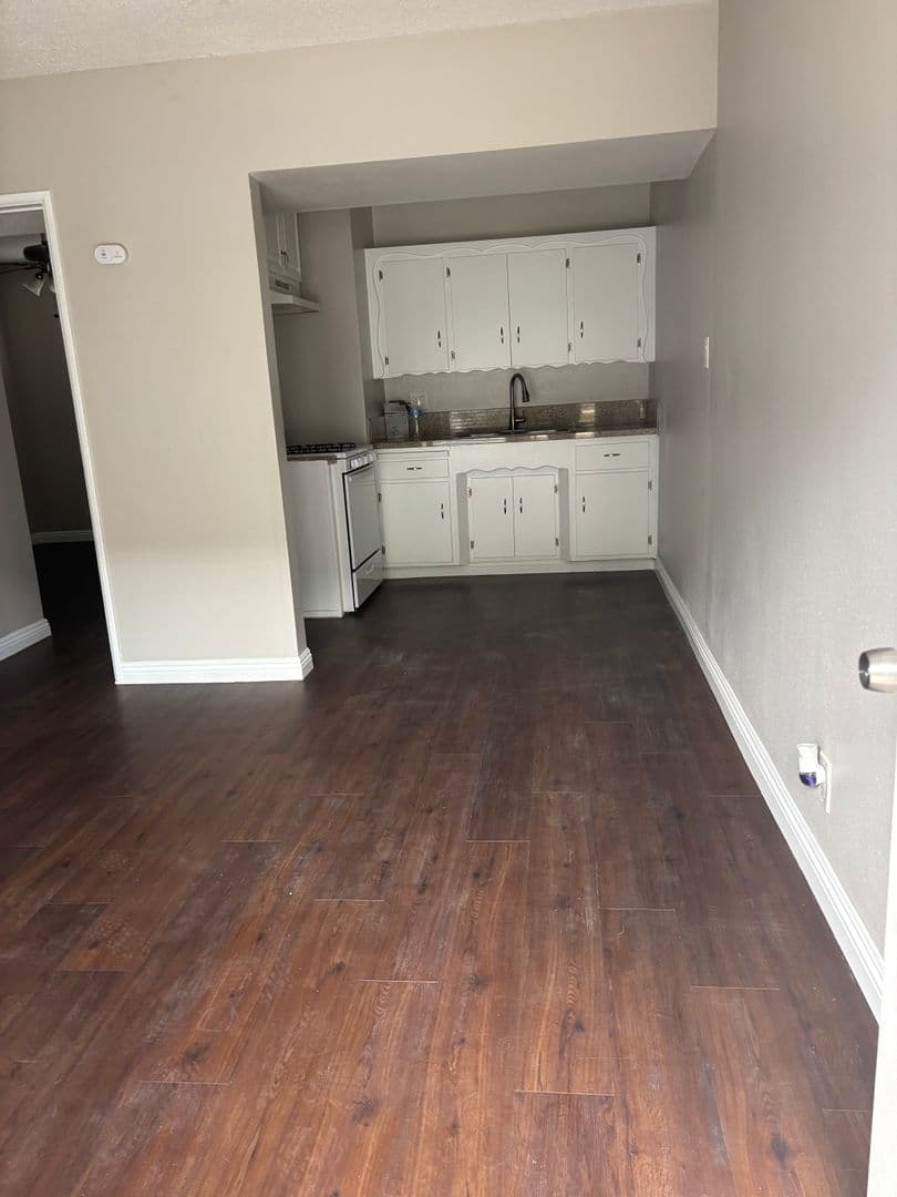 Downey Apartment: 7348-7352 Neo St