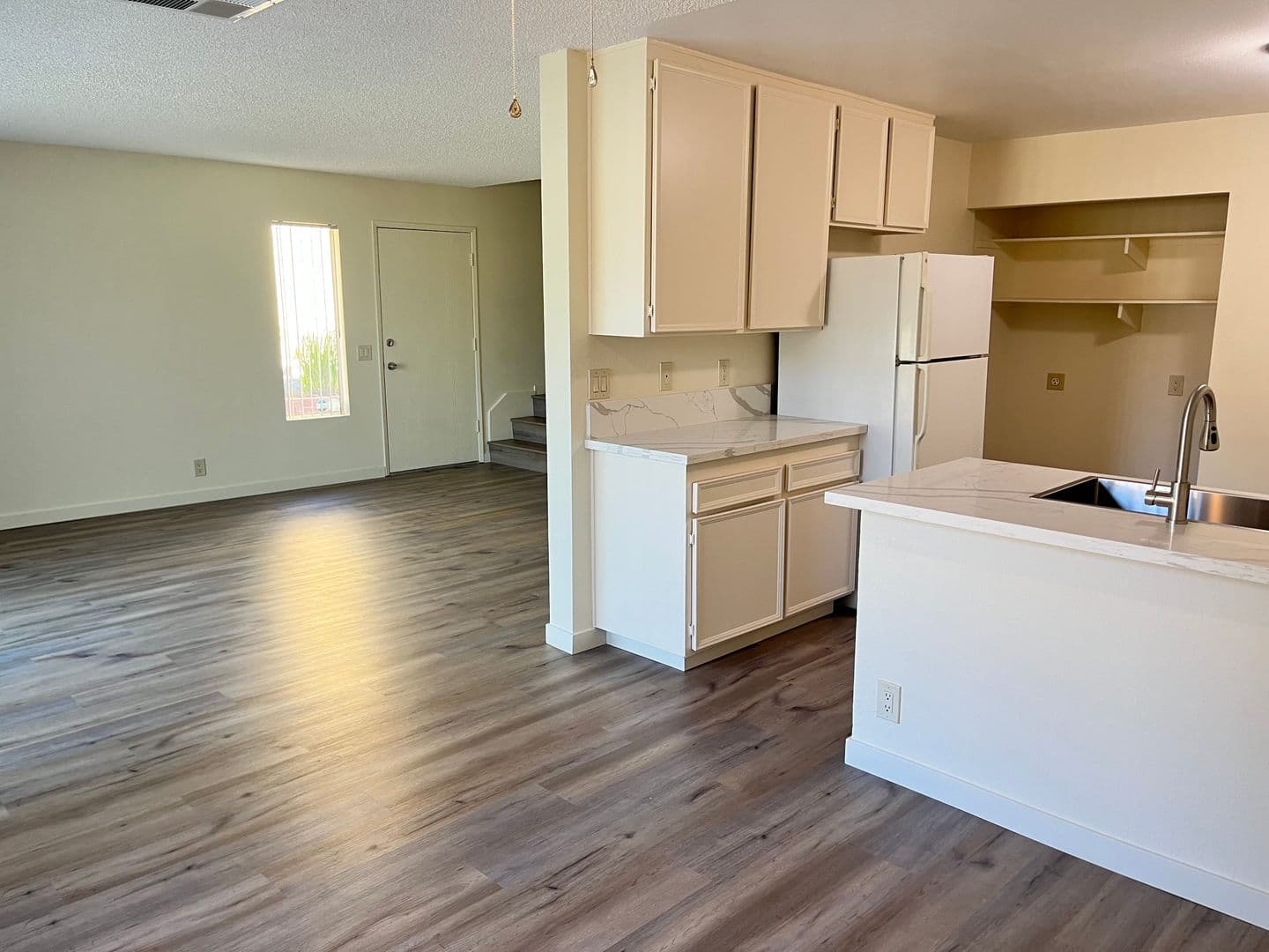 San Diego House: 2358 Adirondack Row #06