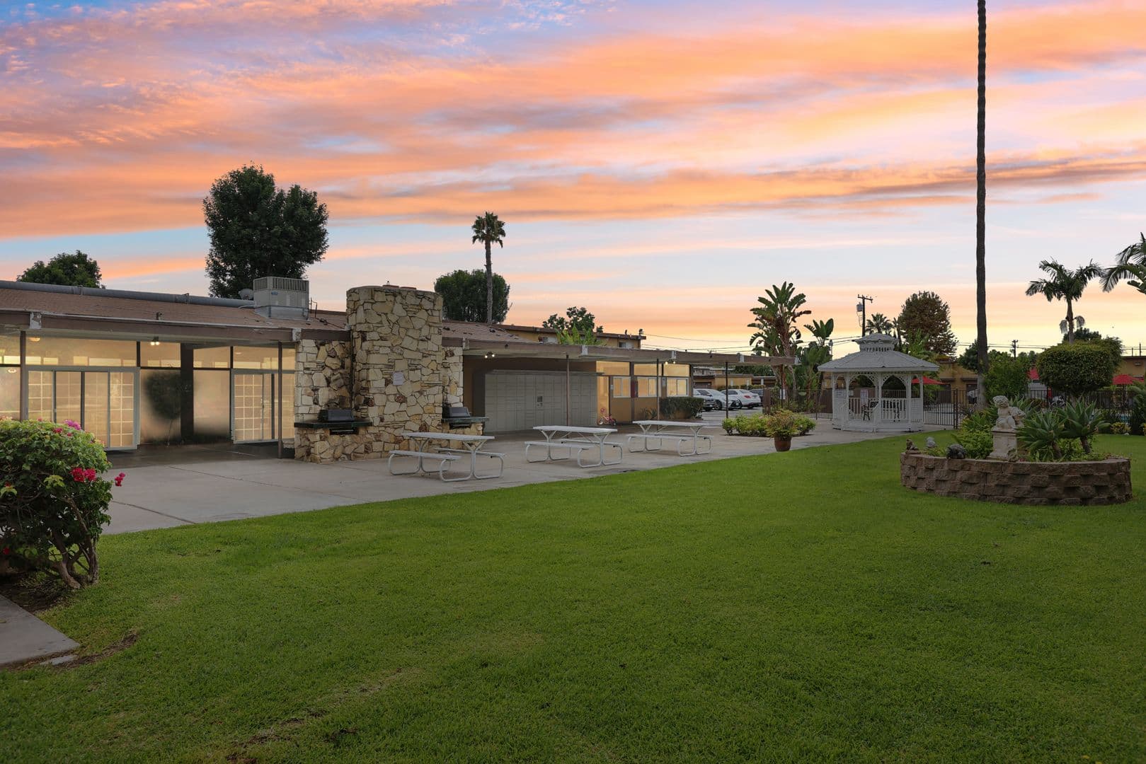 Anaheim Apartment: 145 S Westchester Dr