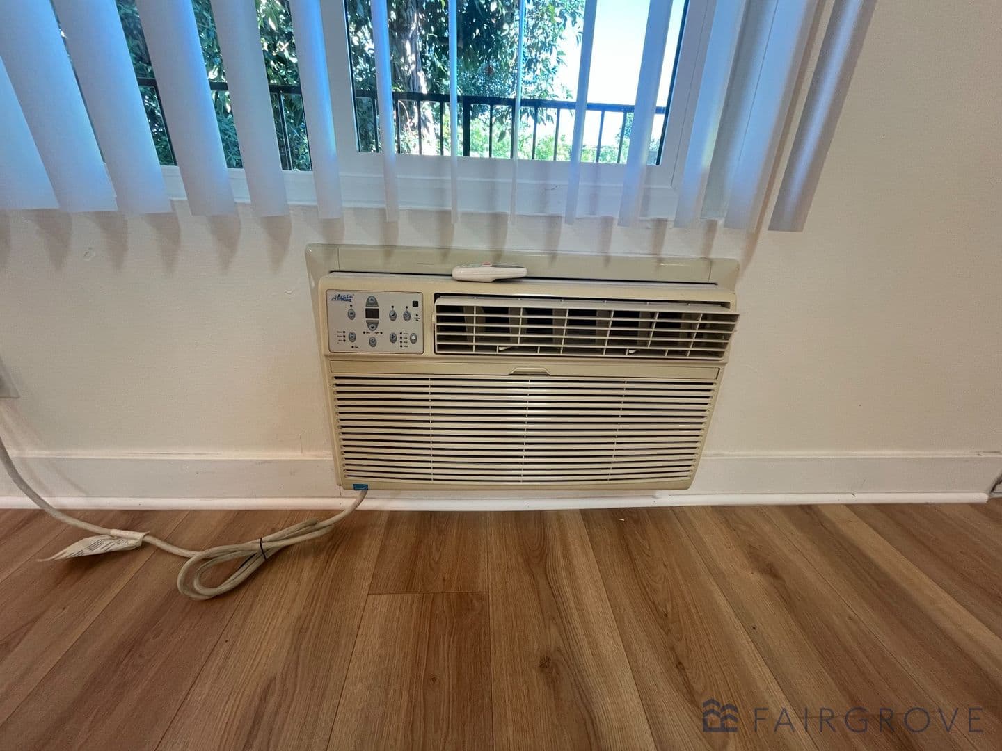 Anaheim Apartment: 937 S Roberts St