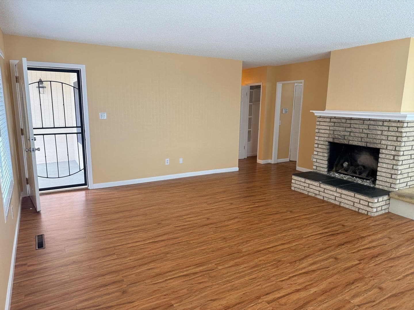 San Diego Apartment: 5847-5849 Mildred St