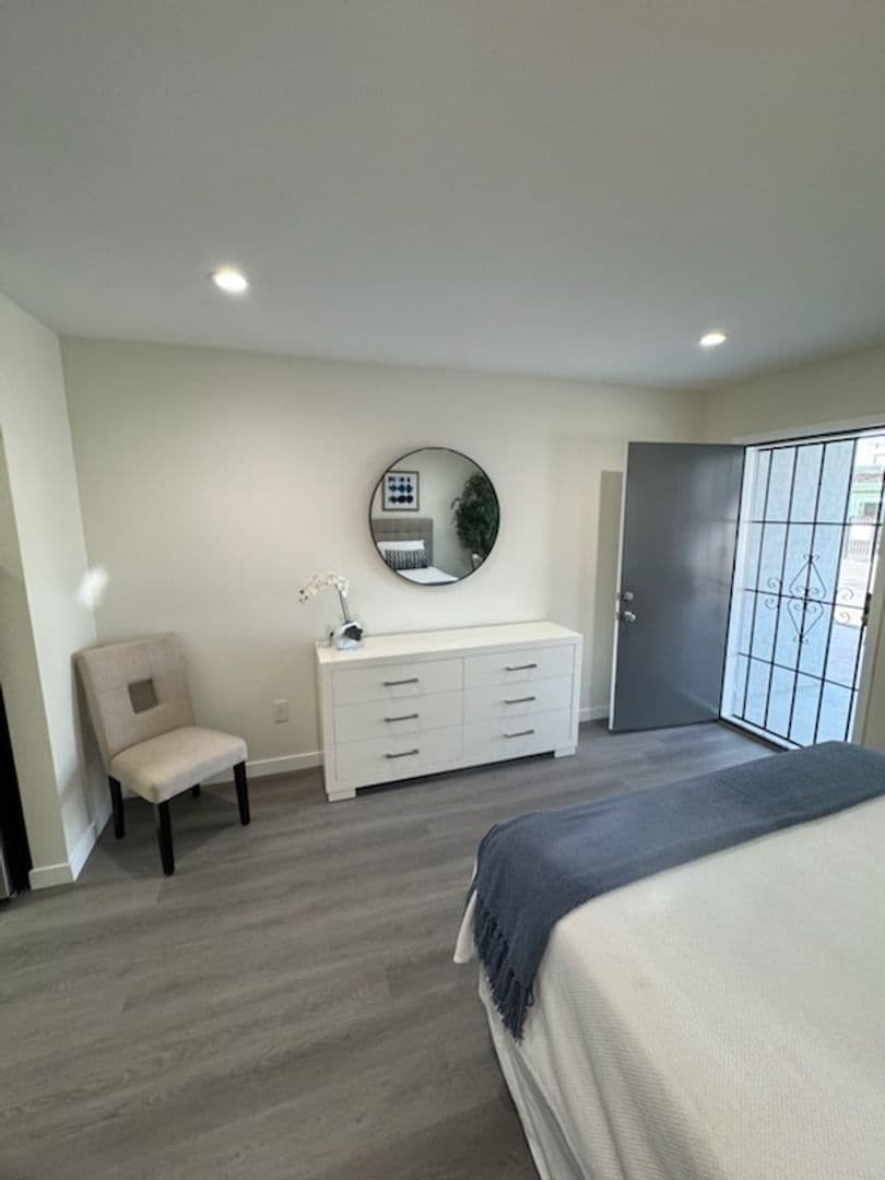 Fullerton Apartment: 1840 W Orangethorpe Ave