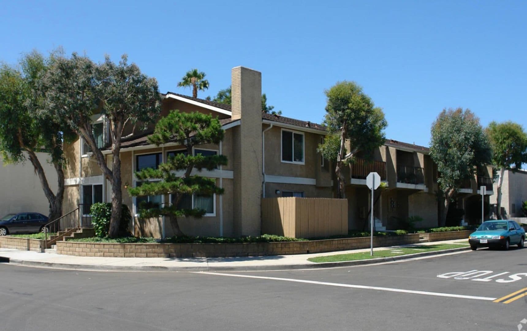Huntington Beach Apartment: 16861 Green Ln