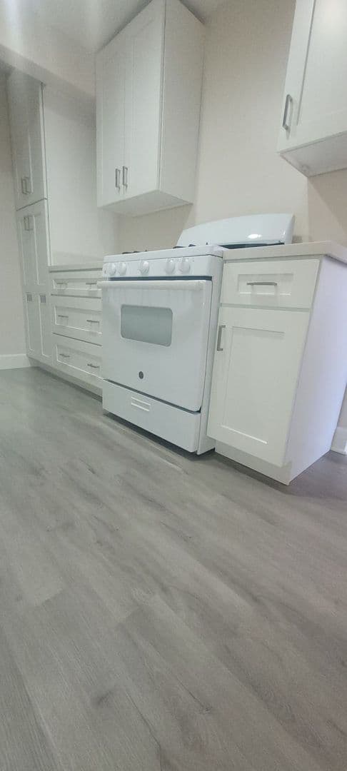 Anaheim Apartment: 119-135 S Fahrion Pl
