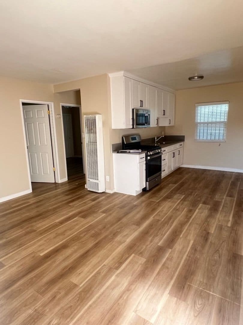 Los Angeles Apartment: 1236 N. Westmoreland
