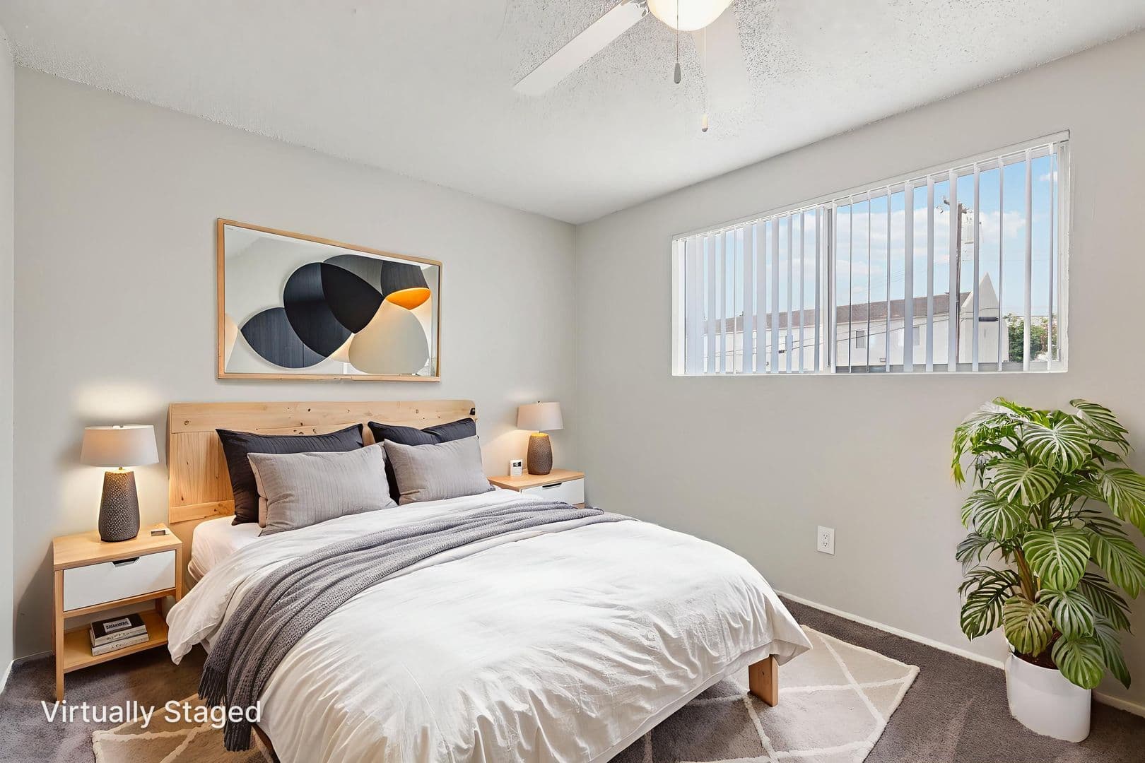 Anaheim Apartment: 145 S Westchester Dr