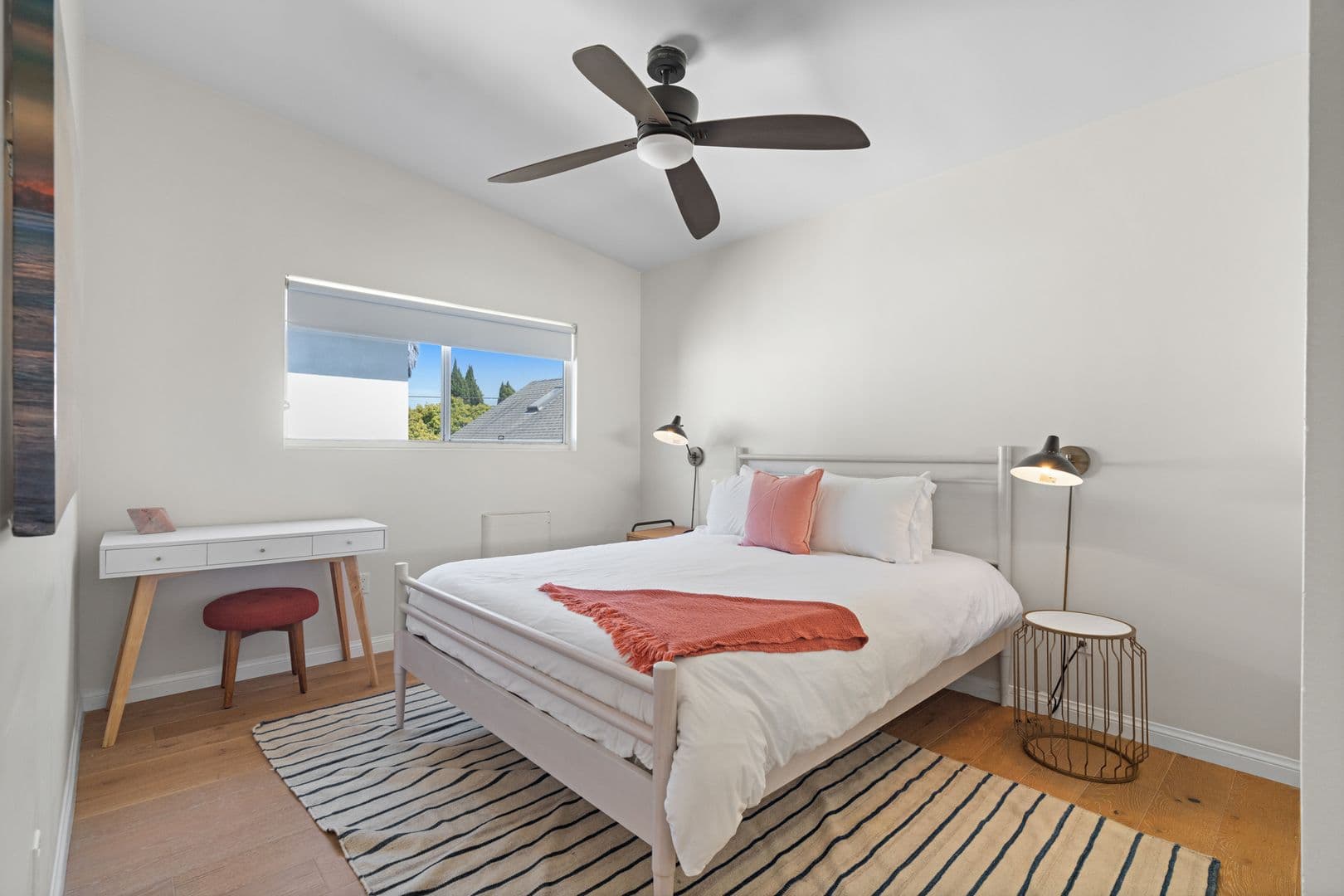 Venice Apartment: 707 - 707 1/2 6th Ave