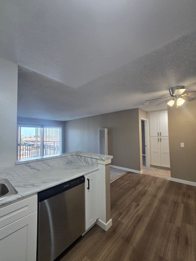 Chula Vista Apartment: 652 Moss St