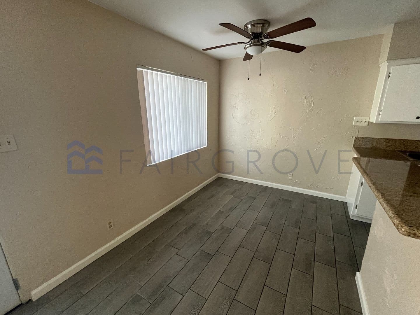 Huntington Beach Apartment: 218 Chicago Ave