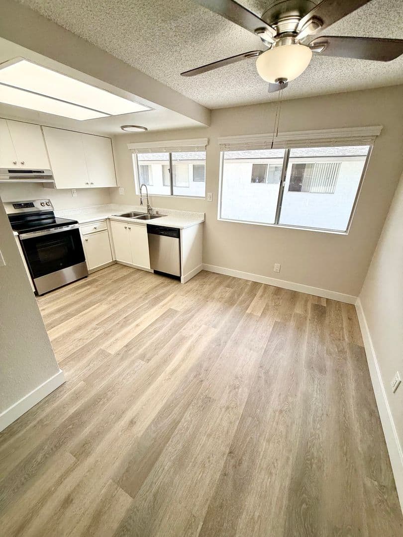 Garden Grove Apartment: 12221 Beach Blvd