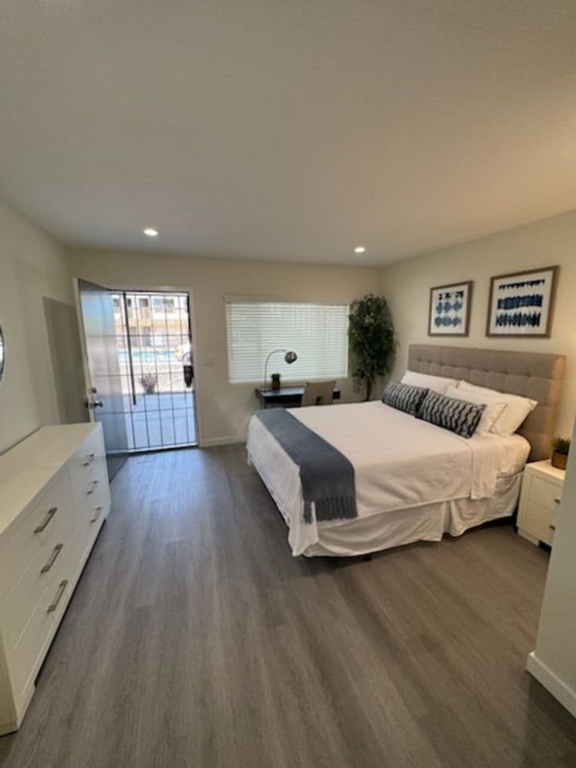 Fullerton Apartment: 1840 W Orangethorpe Ave