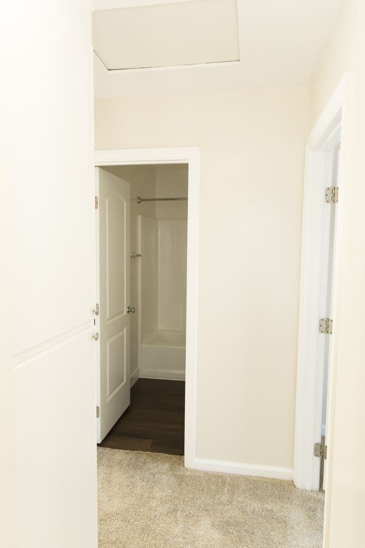 Long Beach Apartment: 3787 E 11th St