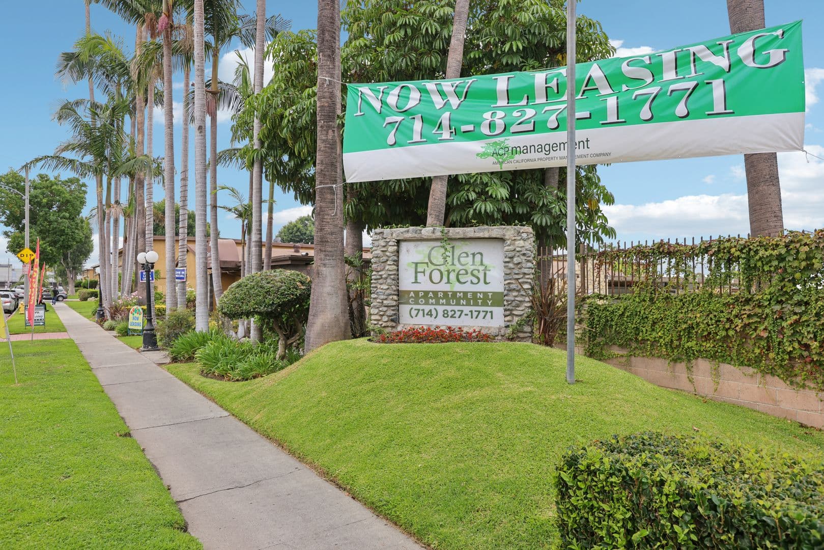 Anaheim Apartment: 145 S Westchester Dr