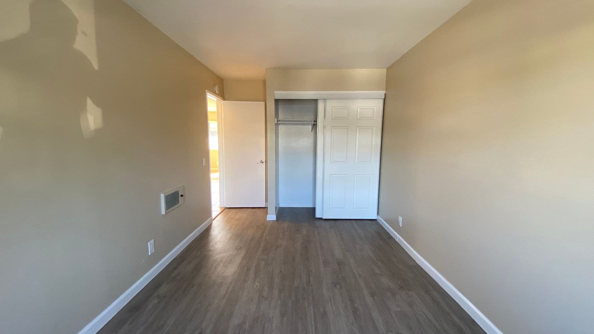 San Diego Apartment: 4960-4970 Auburn Drive