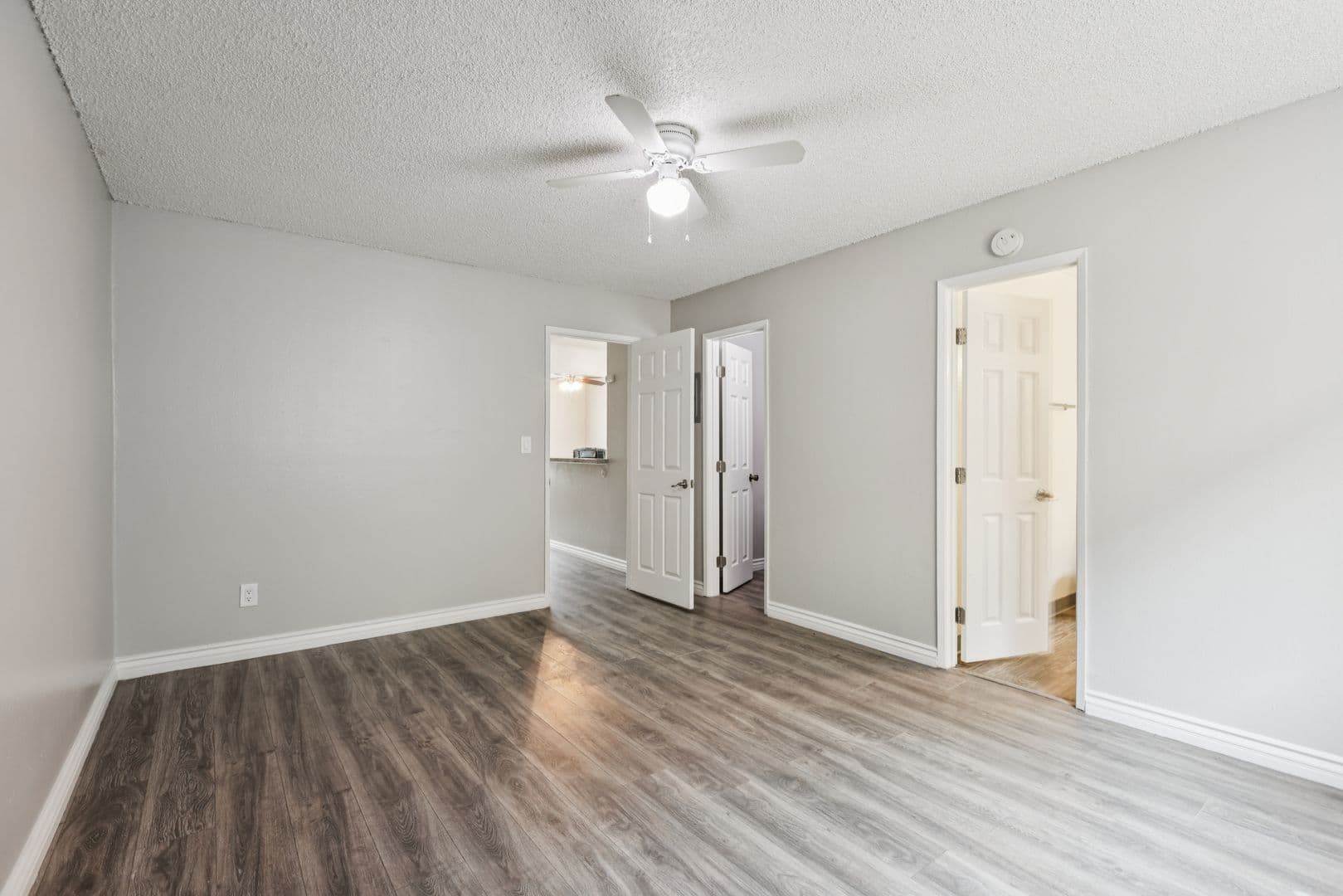 Anaheim Apartment: 145 S Westchester Dr