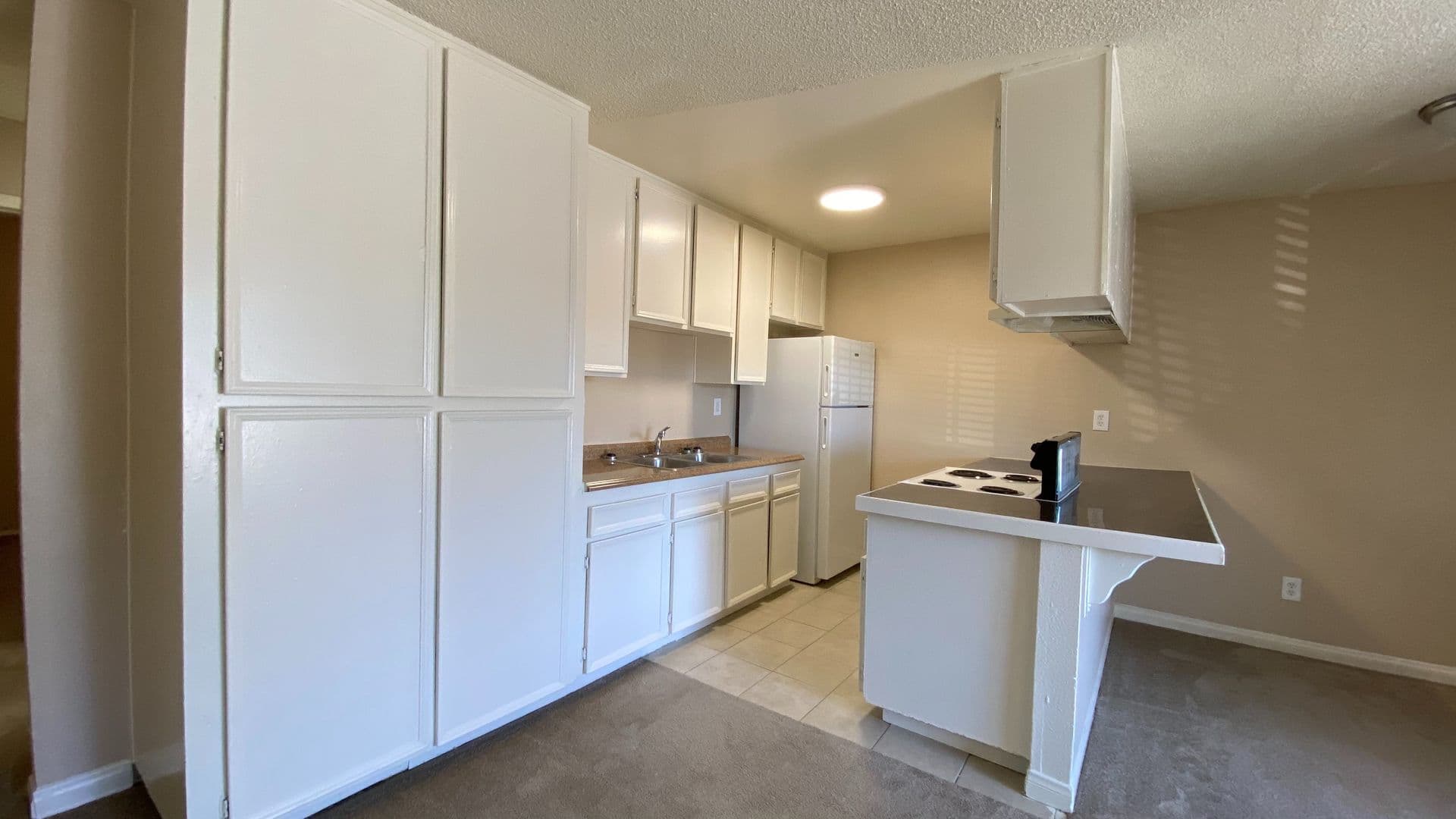 San Diego Apartment: 4058 51st St