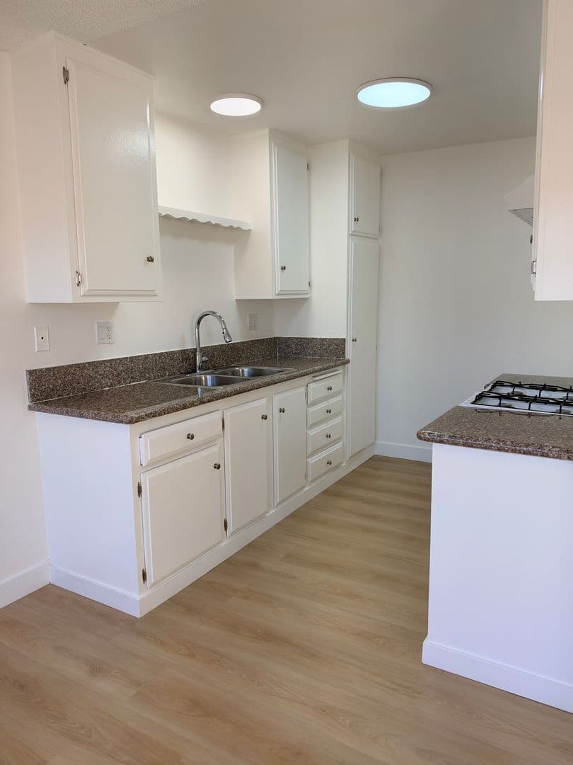 Huntington Beach Apartment: 311 Alabama St