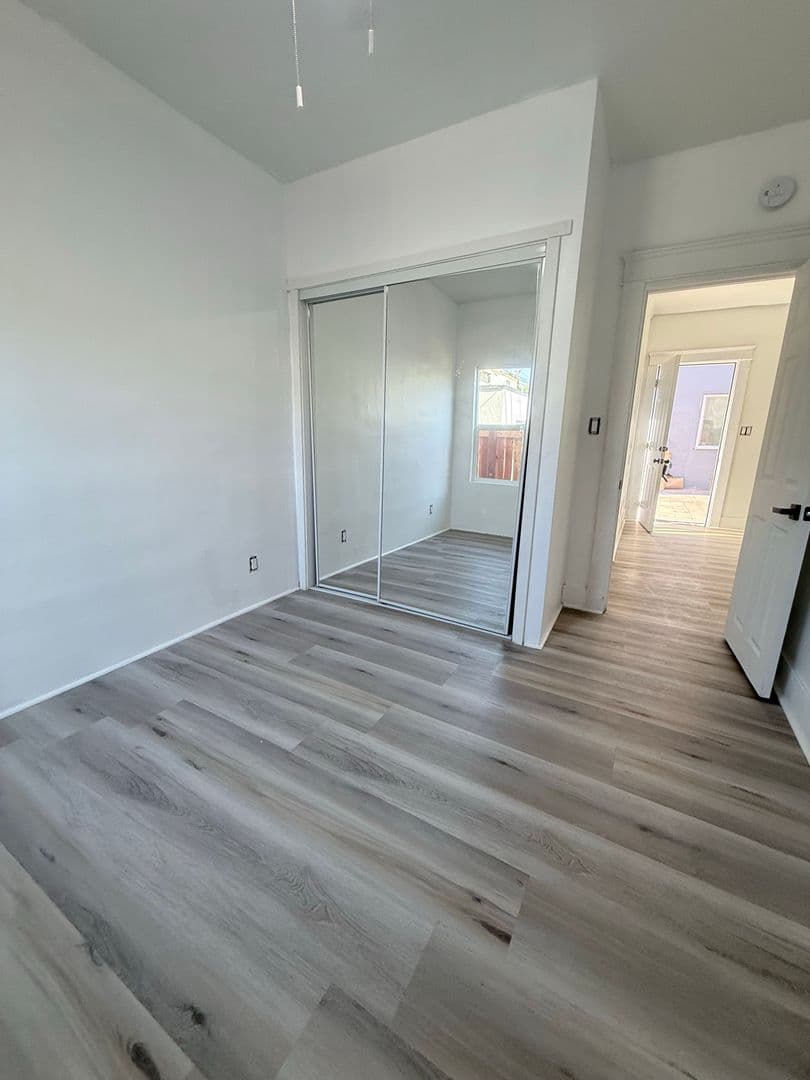 Long Beach Apartment: 721 E 7th Street