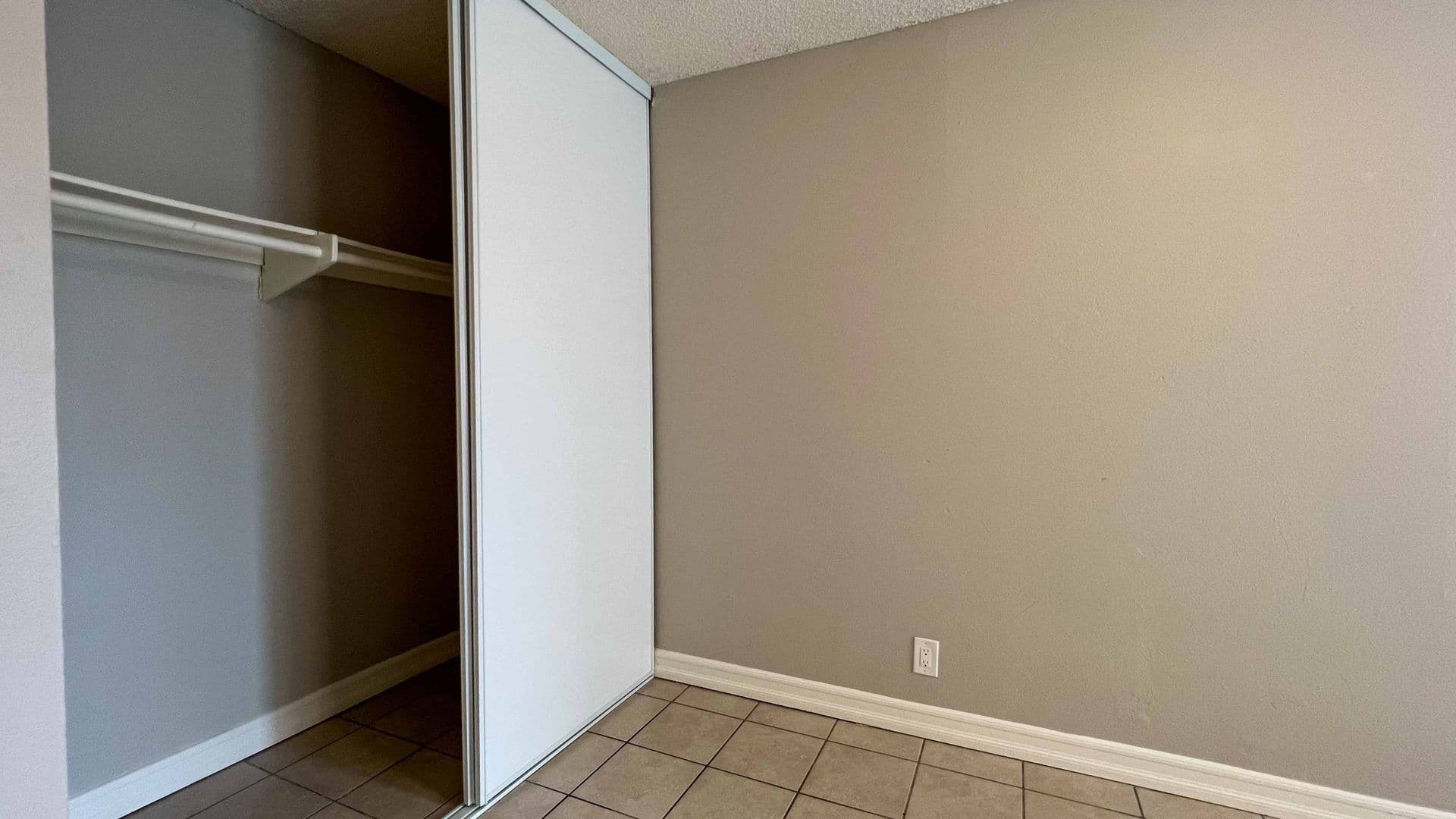 San Diego Apartment: 4057 Marlborough Ave