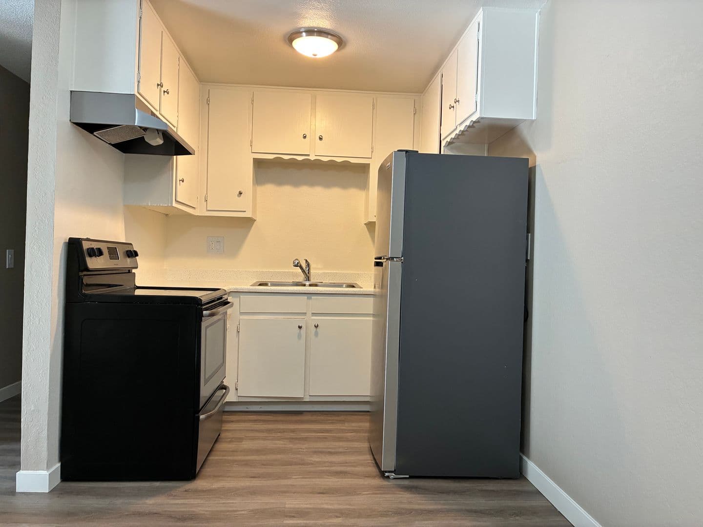 Chula Vista Apartment: 1486 Broadway Ave