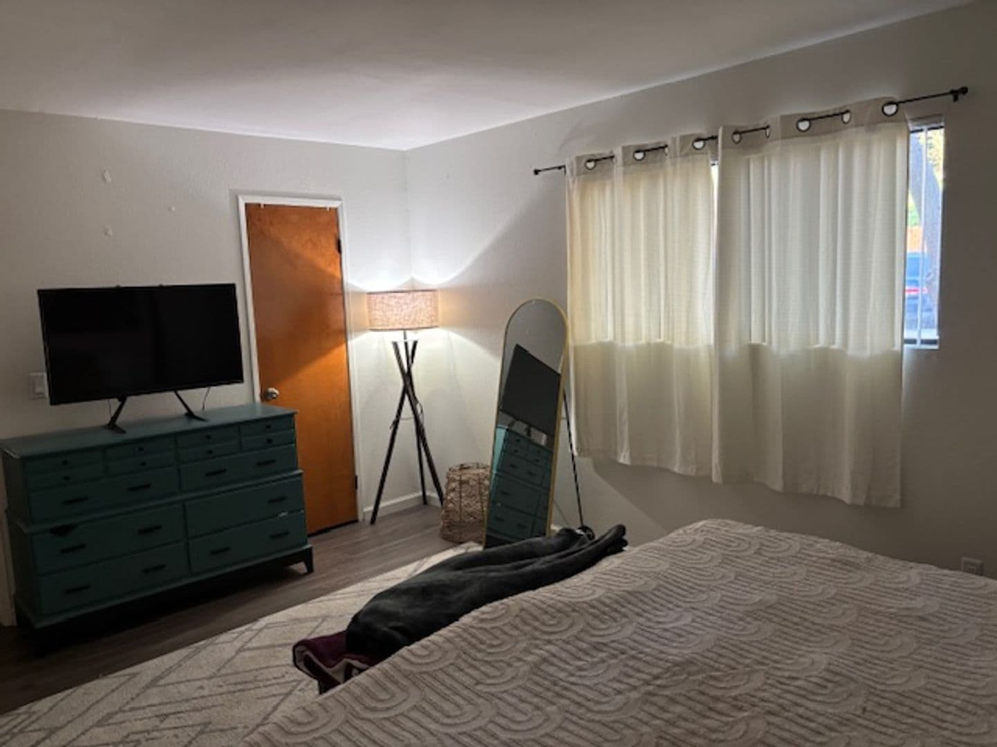 La Mesa Apartment: 8691 Lemon Ave.