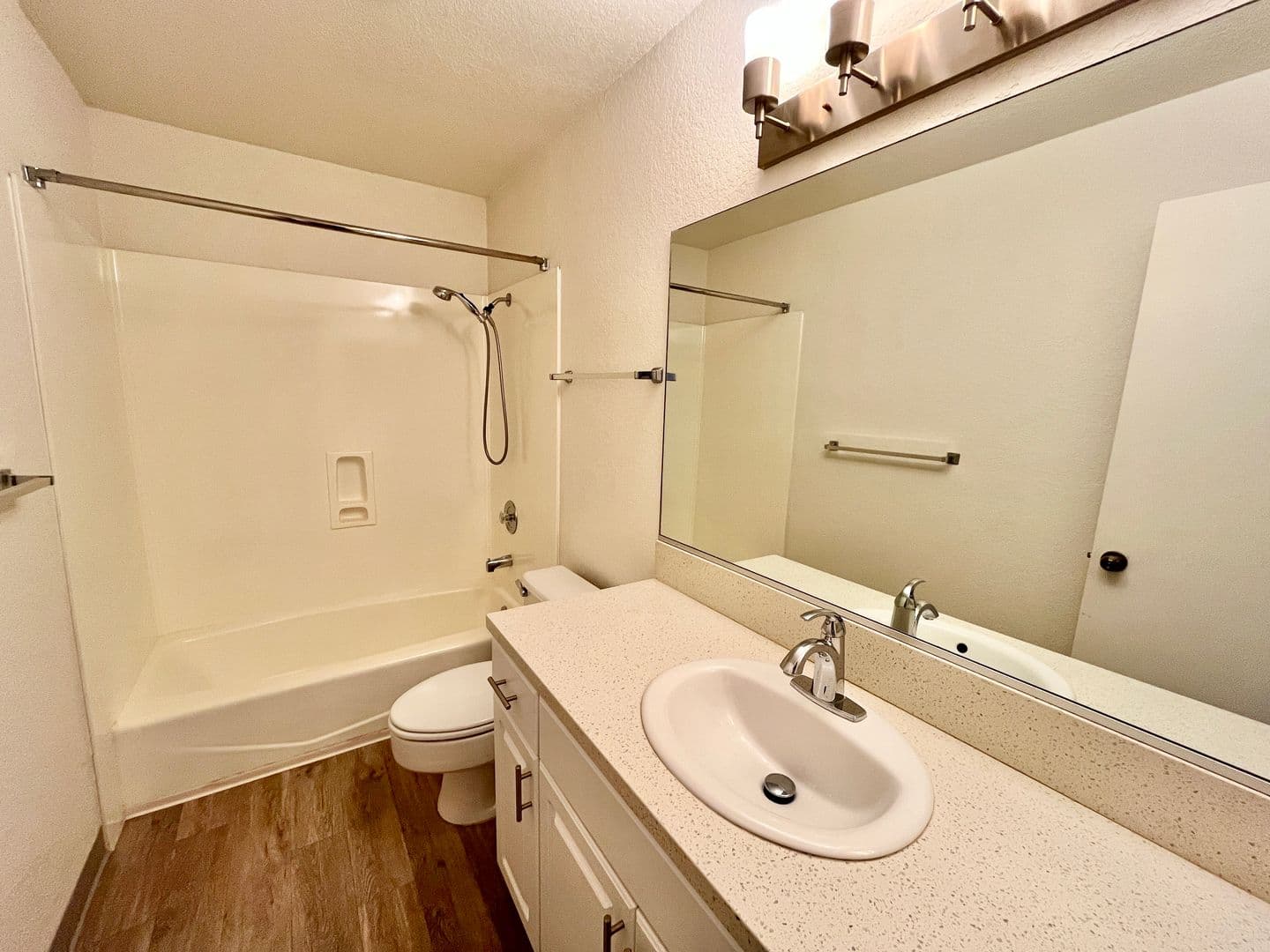 San Diego Condo: 4415 Clairemont Dr
