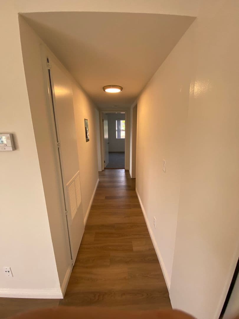 Los Angeles Apartment: 4225 Del Mar Ave