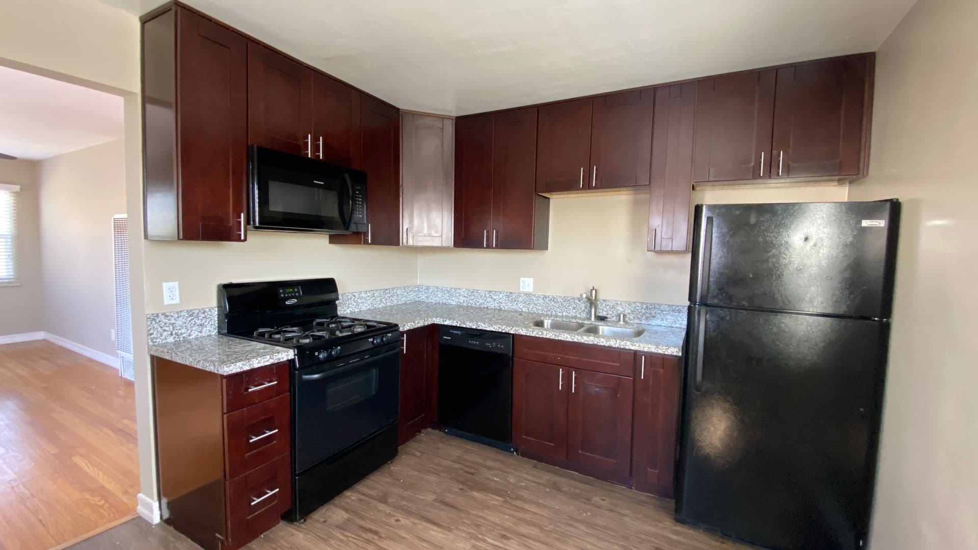 San Diego Apartment: 4154-4158 Estrella Avenue