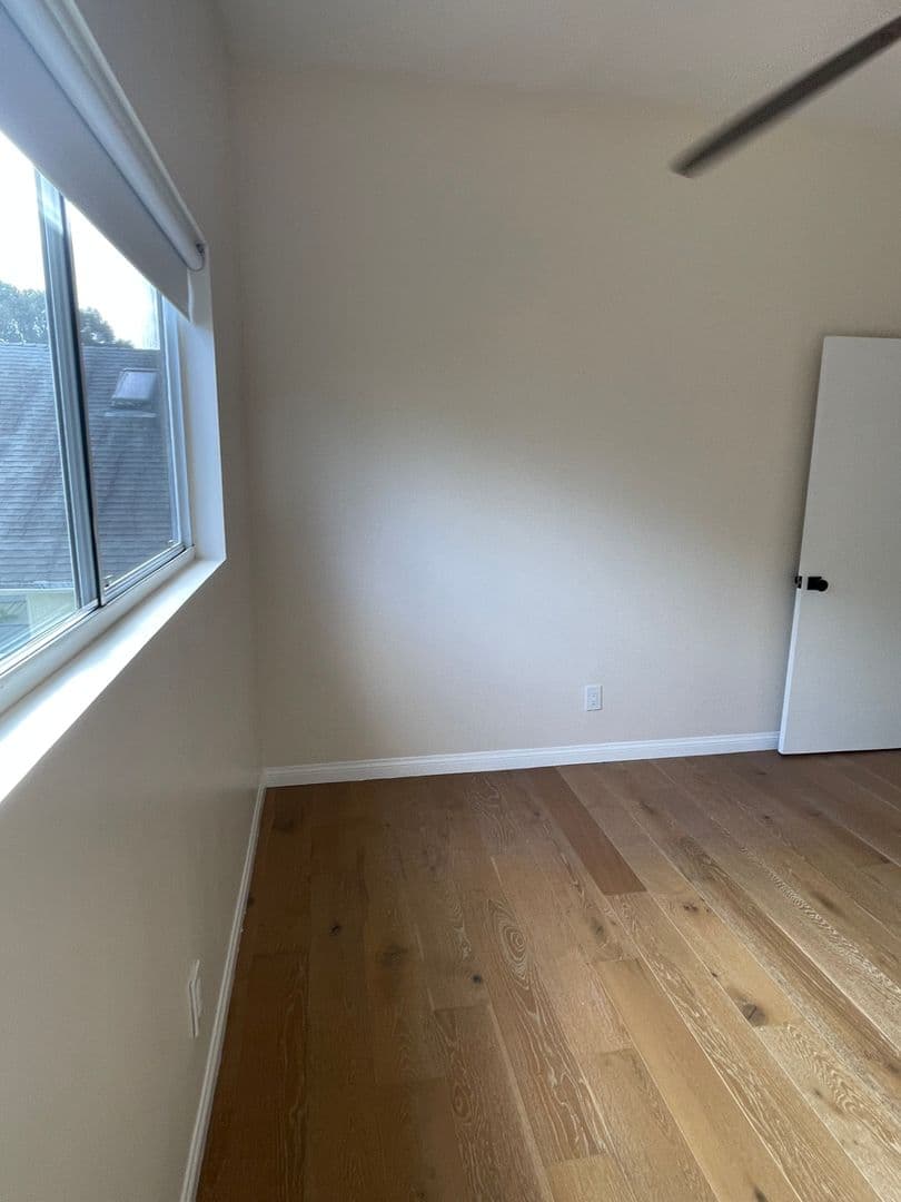 Venice Apartment: 707 - 707 1/2 6th Ave