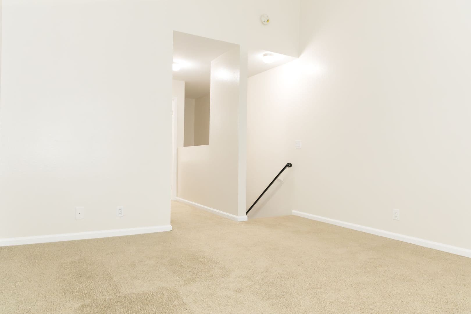 Long Beach Apartment: 3787 E 11th St