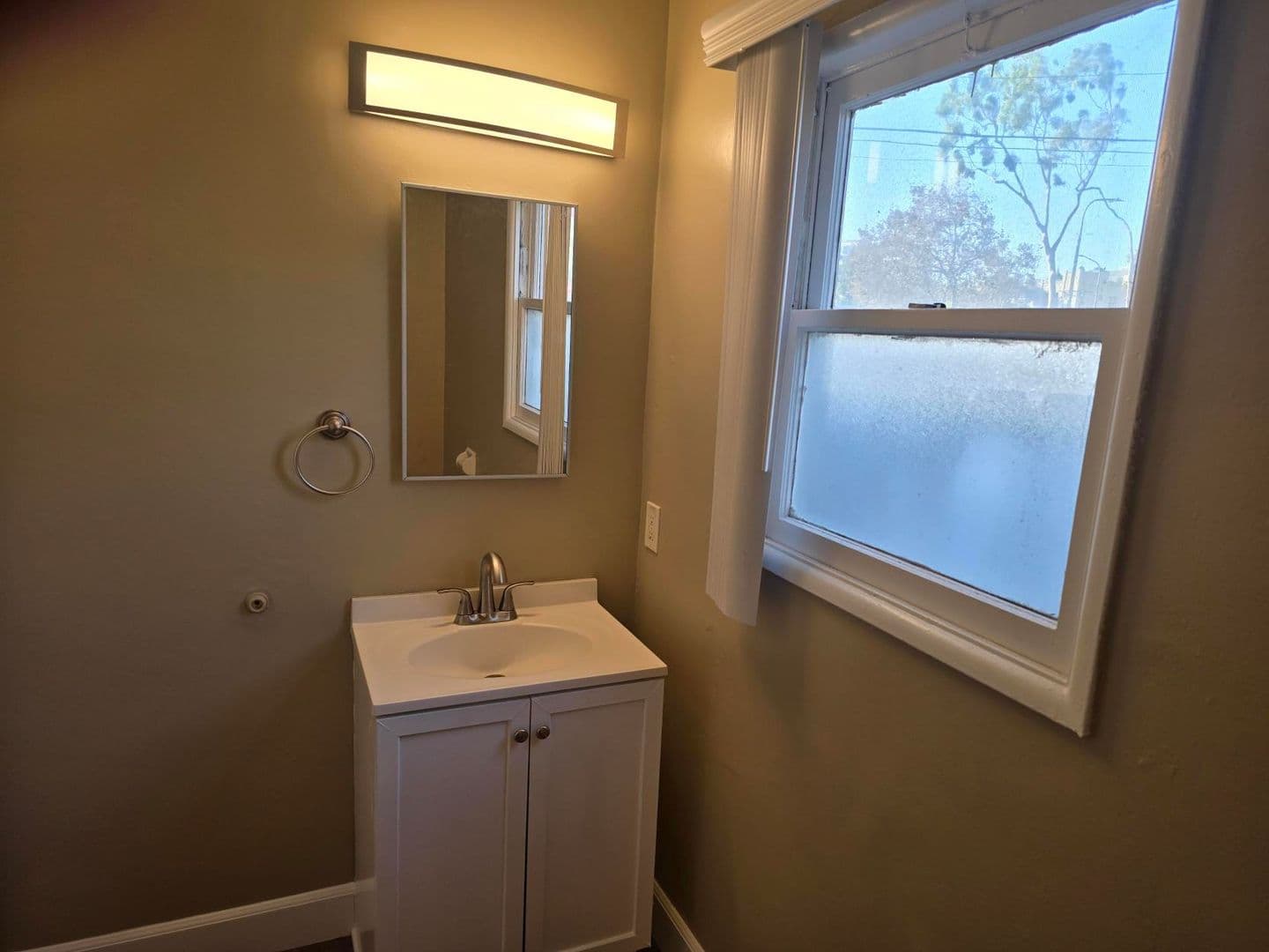 Santa Ana Apartment: 116 S  Orange Ave