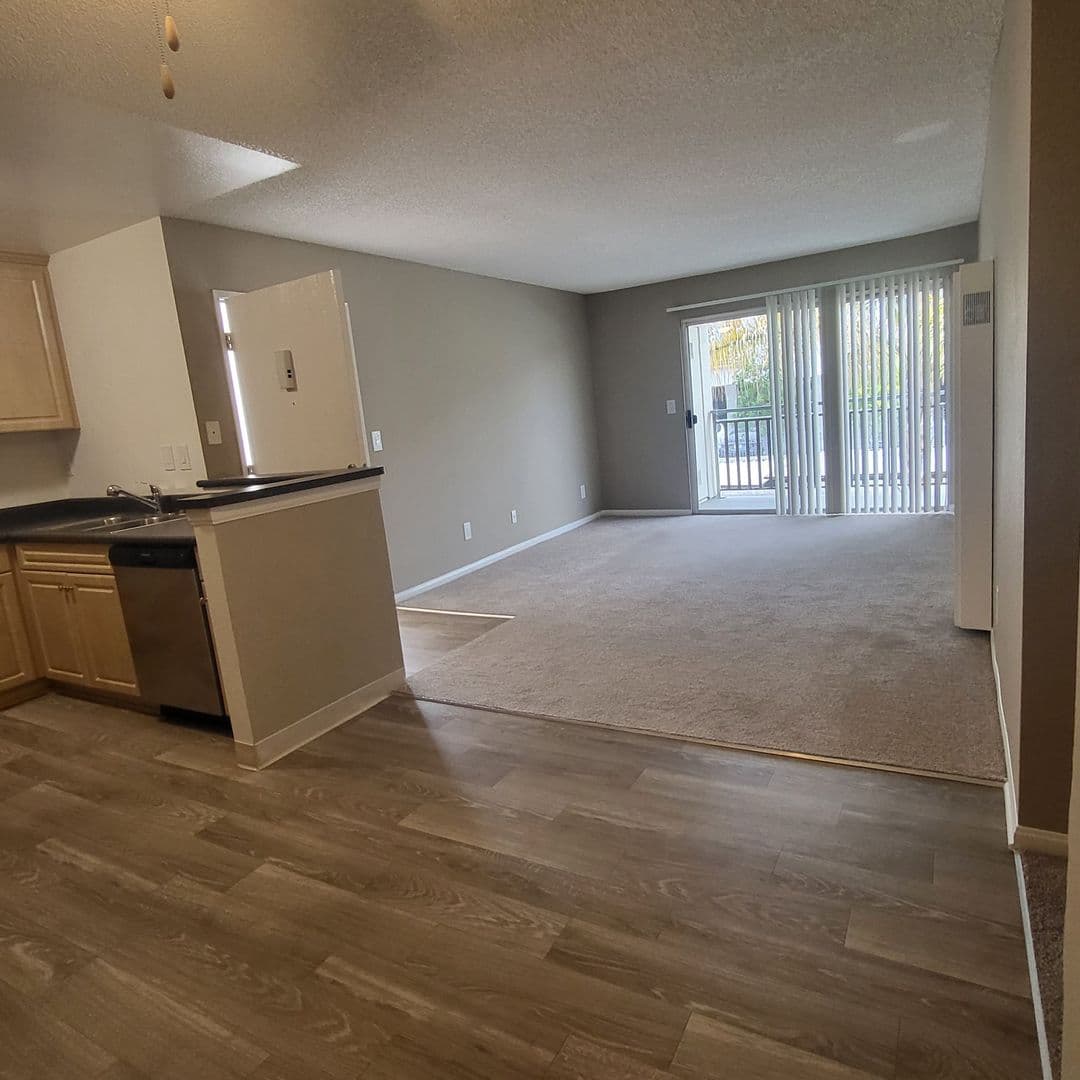 Chula Vista Apartment: 652 Moss St