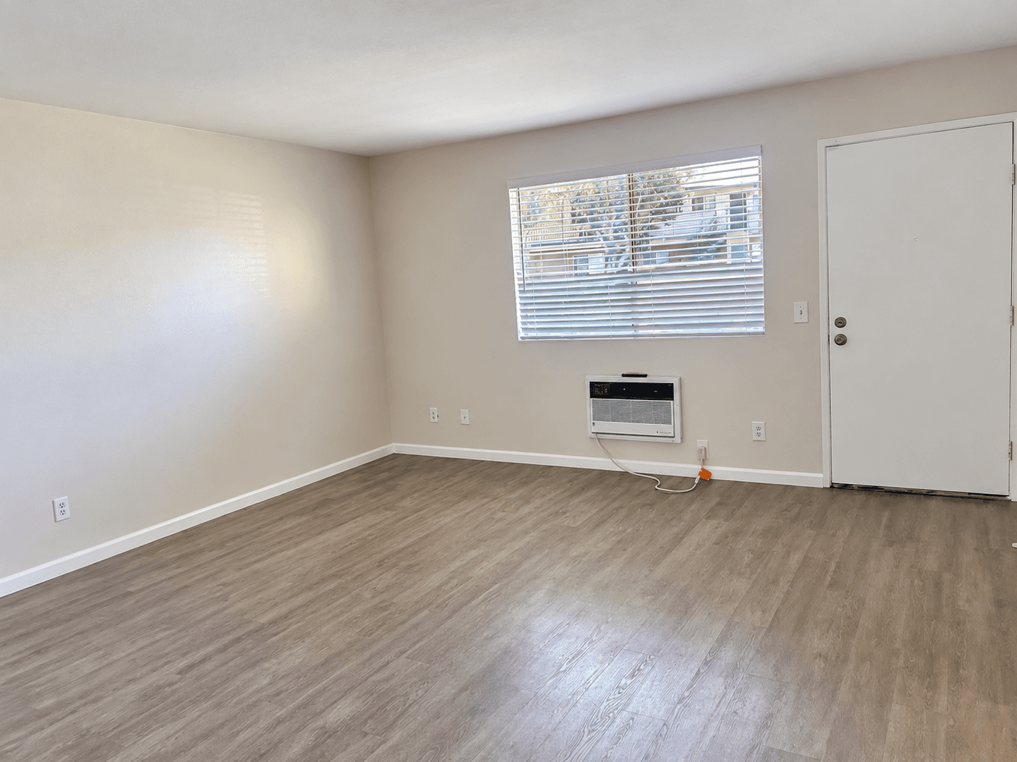 El Cajon Apartment: 420-470 Jamacha Road