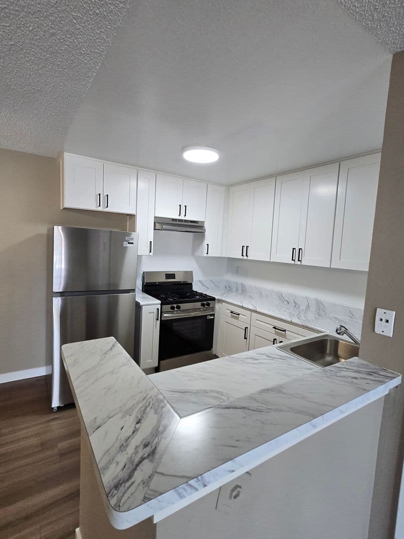Chula Vista Apartment: 652 Moss St
