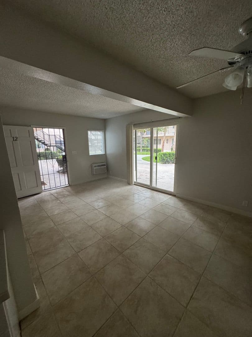 Anaheim Apartment: 205 E Clifton Ave