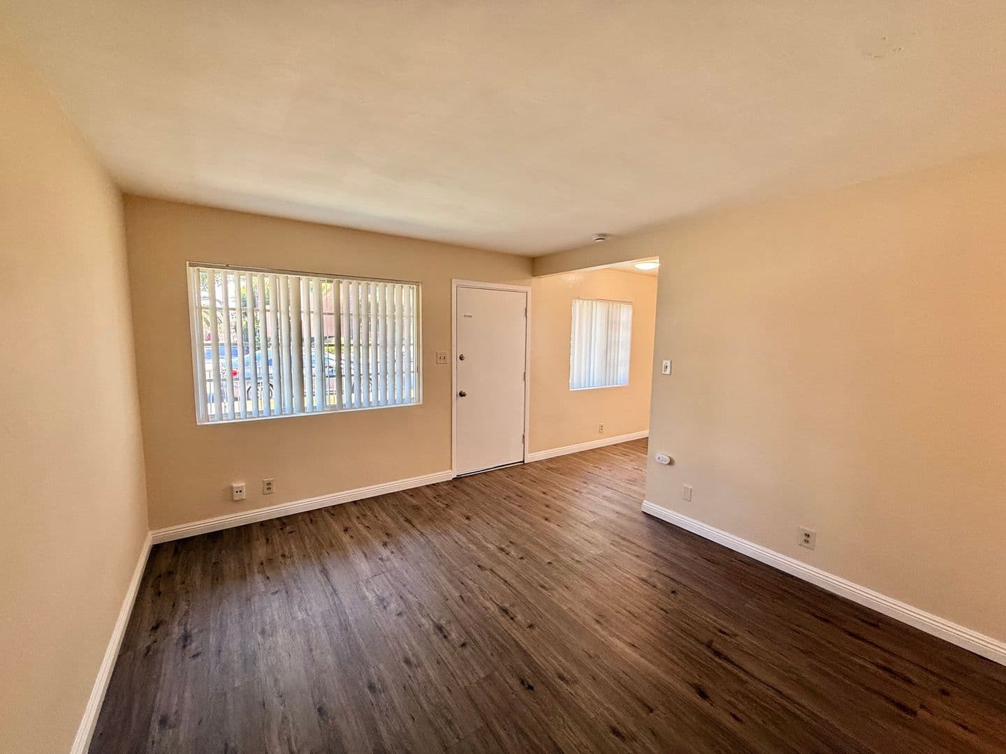 Oceanside Apartment: 419-421 Brooks St