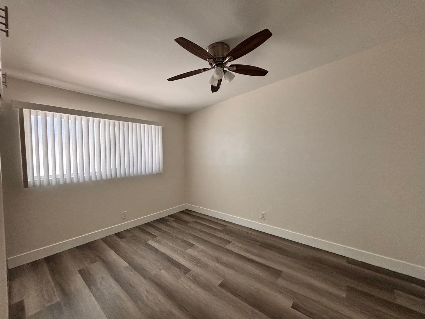 Long Beach Apartment: 1750 Redondo Ave