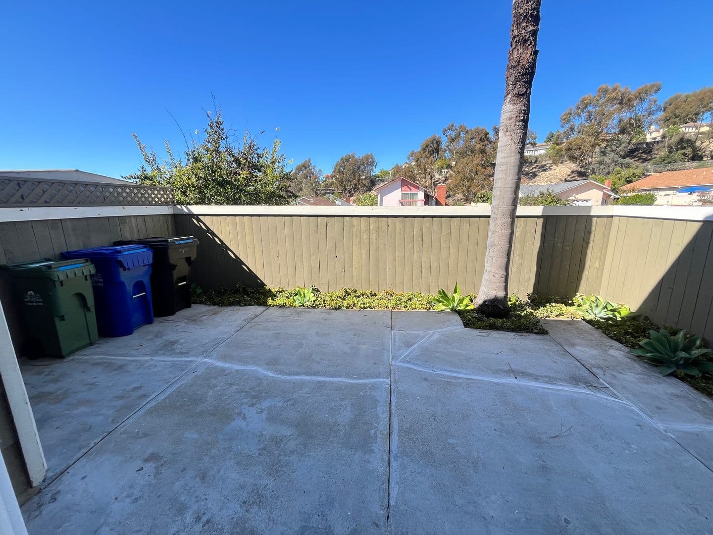 San Diego House: 2358 Adirondack Row #06