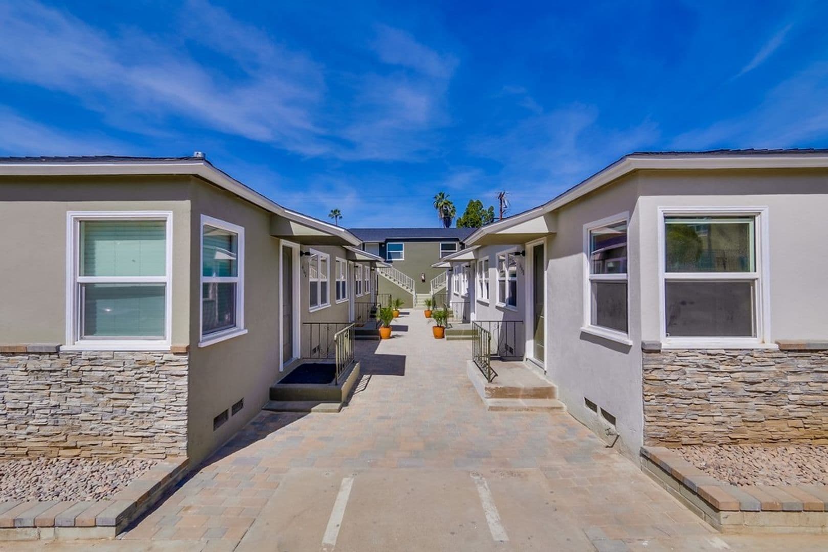 San Diego Apartment: 4154-4158 Estrella Avenue