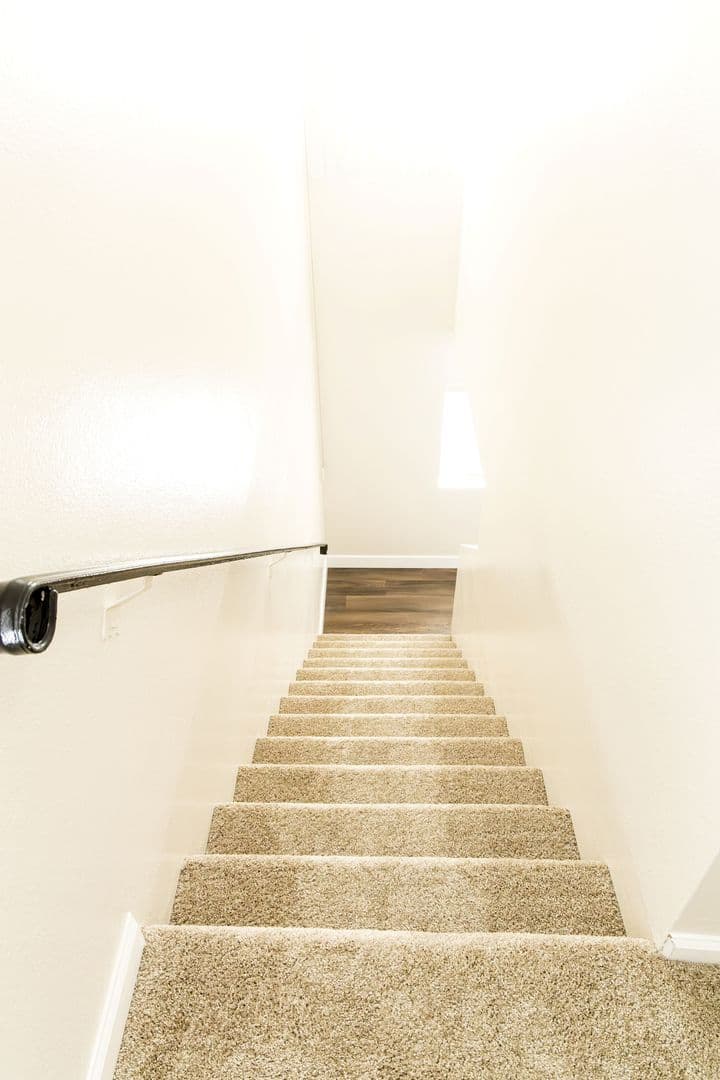 Long Beach Apartment: 3787 E 11th St