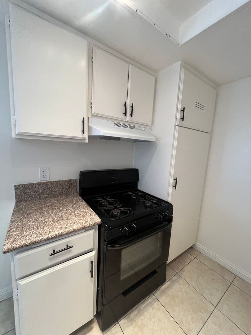 Moreno Valley Apartment: 24271 Webster Ave