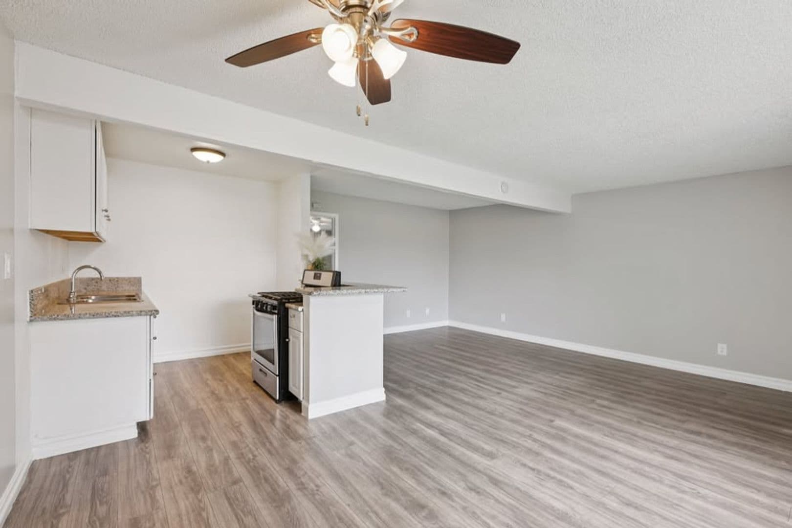 Anaheim Apartment: 145 S Westchester Dr