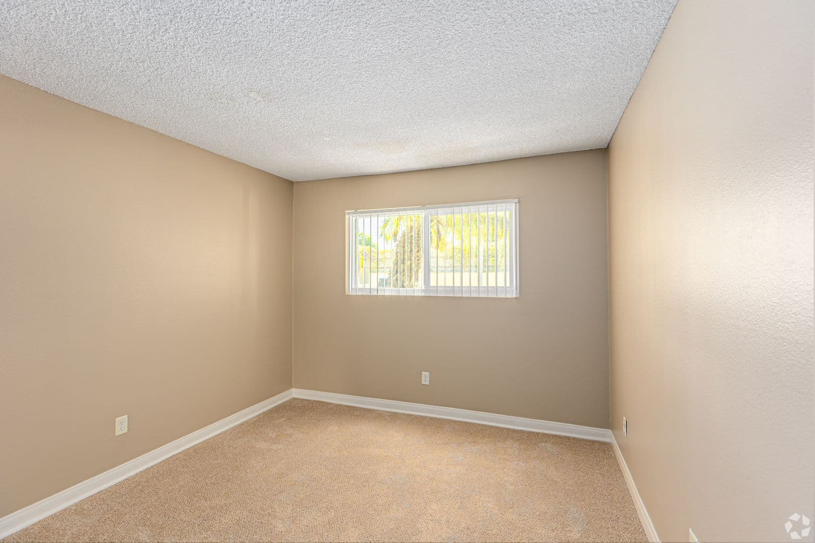 San Diego Apartment: 1435 Elder Ave