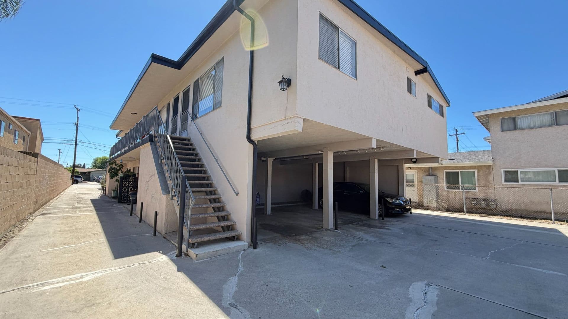 Gardena Apartment: 1481 W 179th St