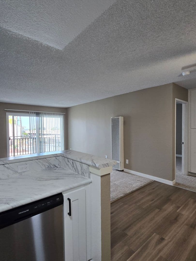 Chula Vista Apartment: 652 Moss St