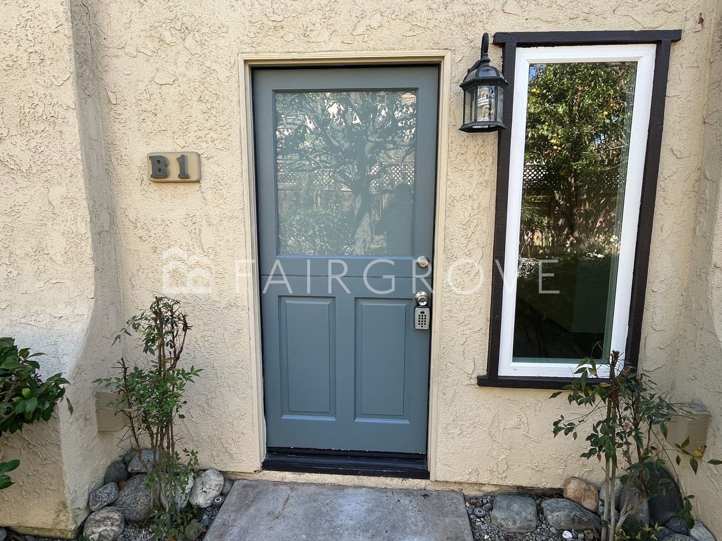 Costa Mesa Apartment: 2522 Elden Ave