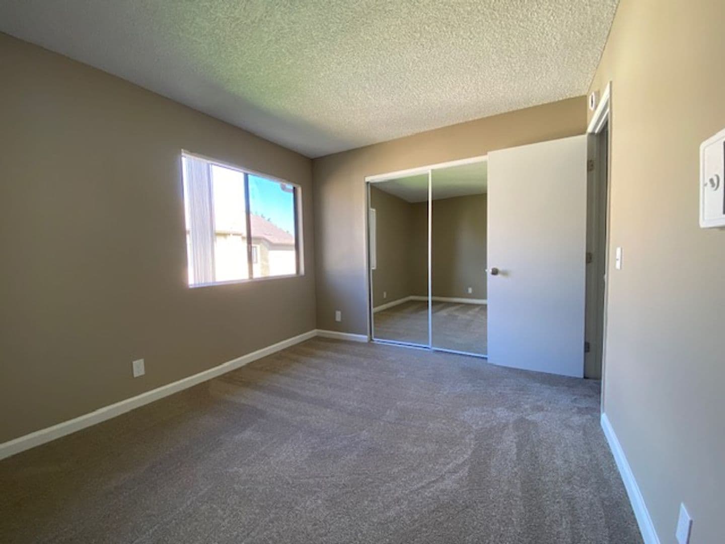 San Diego Apartment: 1587 Oro Vista Road