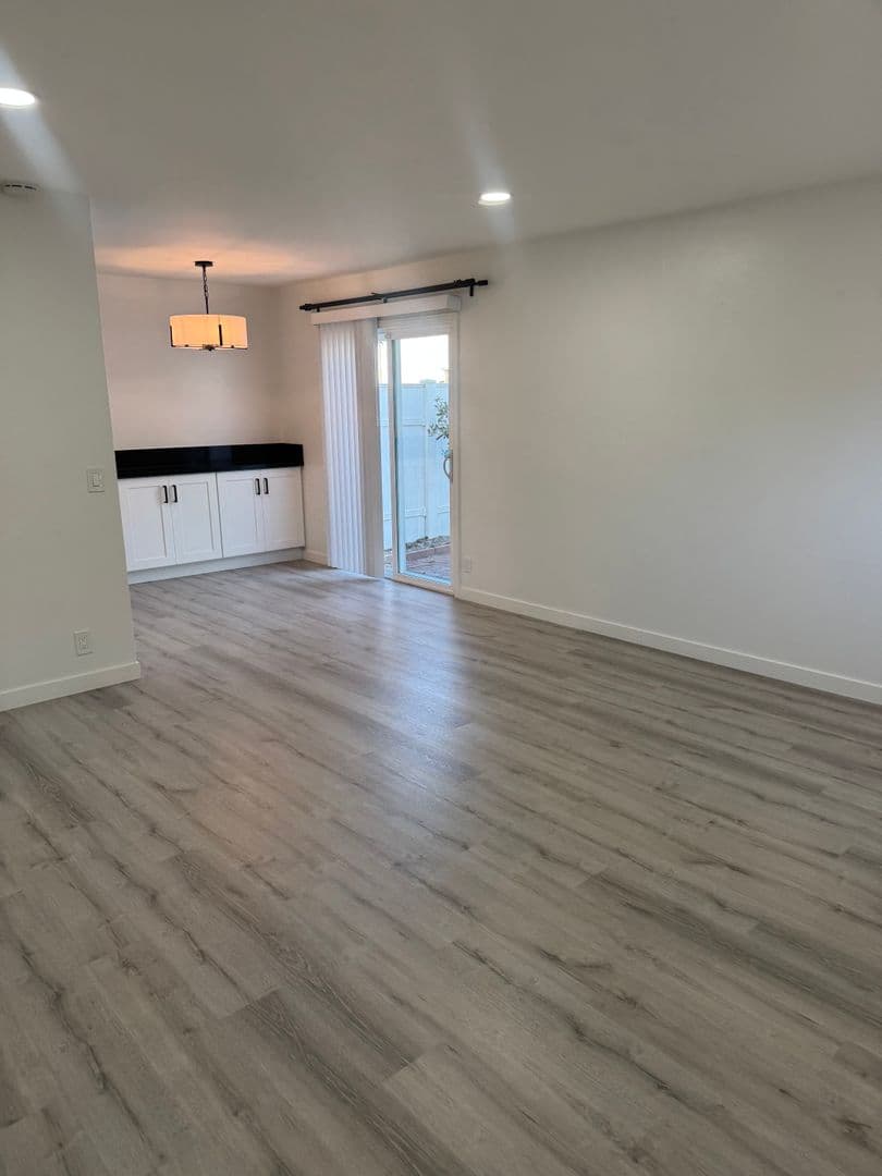 Huntington Beach Apartment: 7681 Ellis Ave